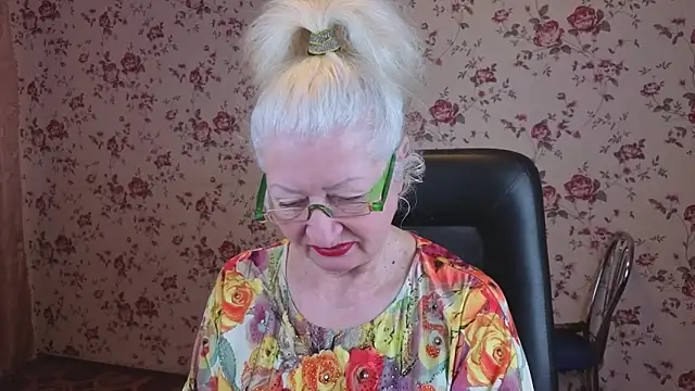 Maya Mayflower online show from 11-04-25, 04:05