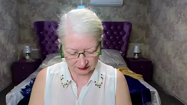 Maya Mayflower online show from 03-21-25, 09:01