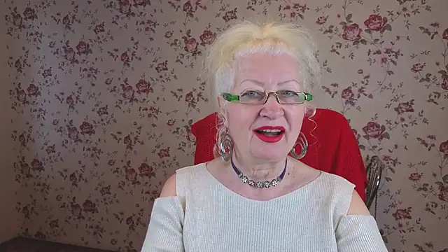 Maya Mayflower online show from 10-12-25, 04:03