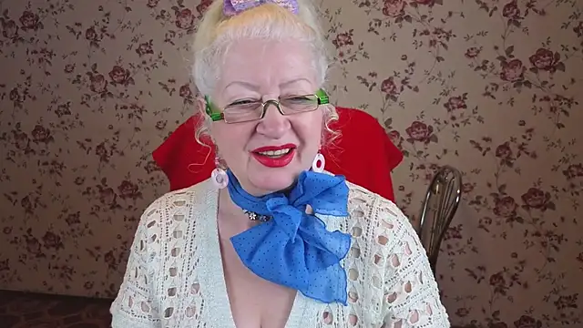 Maya Mayflower online show from 11-25-25, 04:02