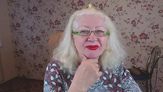 Maya Mayflower online show from 10-18-25, 04:14