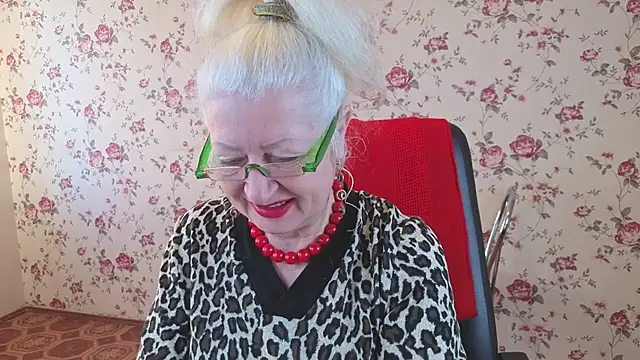 Maya Mayflower online show from 10-24-25, 04:44