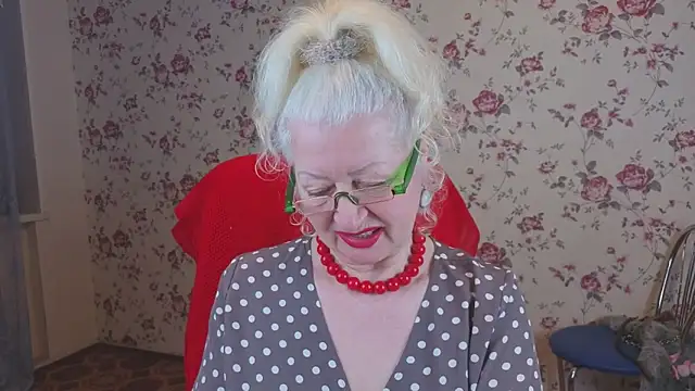 Maya Mayflower online show from 02-15-26, 03:51