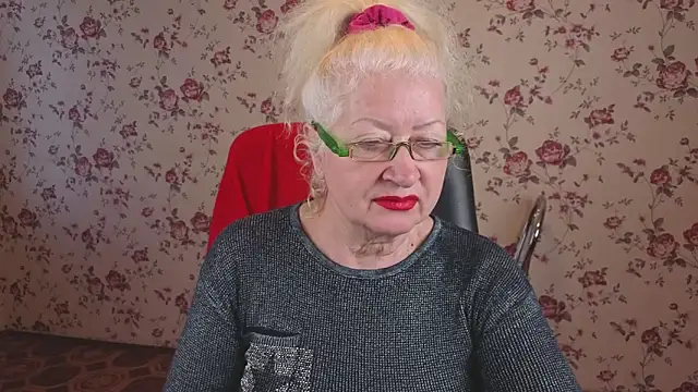 Maya Mayflower online show from 10-27-25, 04:02