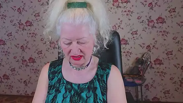 Maya Mayflower online show from 04-14-26, 03:22