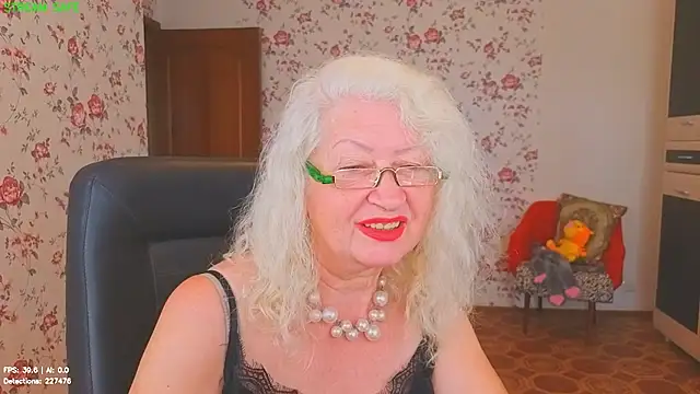 Maya Mayflower online show from 06-25-26, 05:12