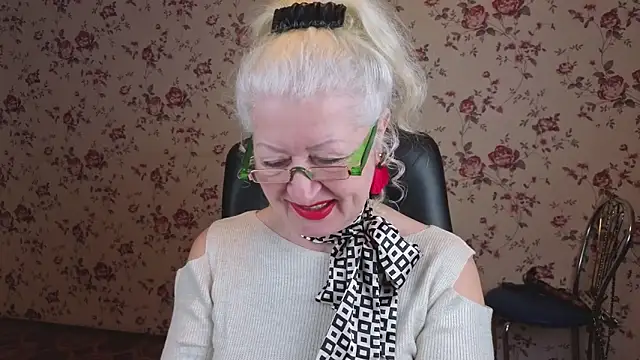 Maya Mayflower online show from 12-21-25, 03:30