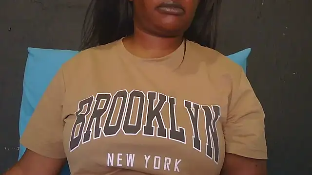 Snapshot of ebony_rose11 chatting on 05-29-26, 11:16 ebony rose11 online show from 05-29-26, 11:16