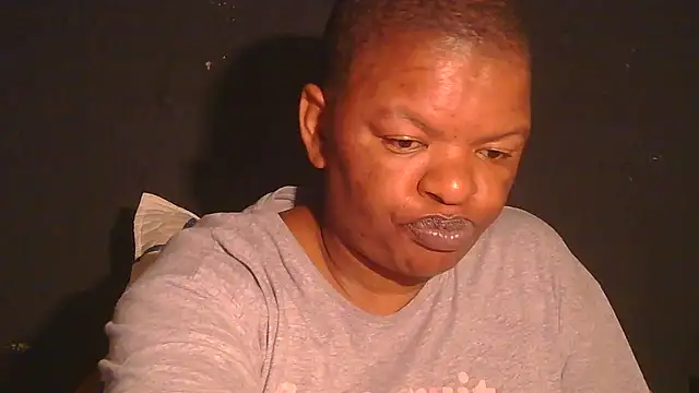 Snapshot of ebony_rose11 chatting on 06-19-26, 05:19 ebony rose11 online show from 06-19-26, 05:19