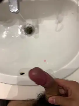 Snapshot of Runstat chatting on 09-20-25, 04:12 Runstat online show from 09-20-25, 04:12