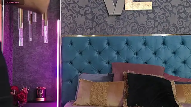 Snapshot of Vanessao1 chatting on 05-04-26, 05:33 Vanessao1 online show from 05-04-26, 05:33