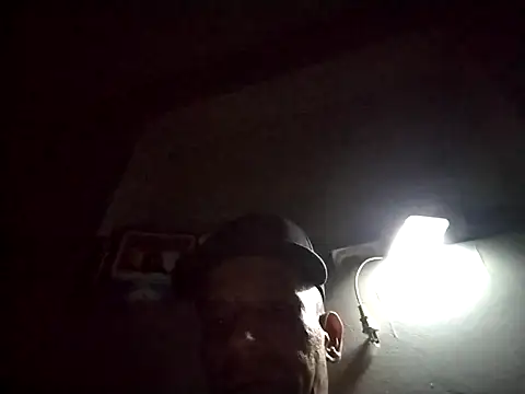 karlossan24 online show from 04-18-26, 02:41