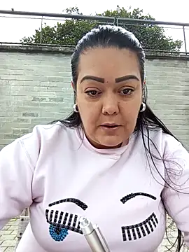 violeta delavega1 online show from 11-15-25, 07:18