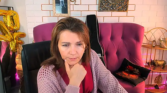 NicoleHitman online show from 09-16-25, 05:19