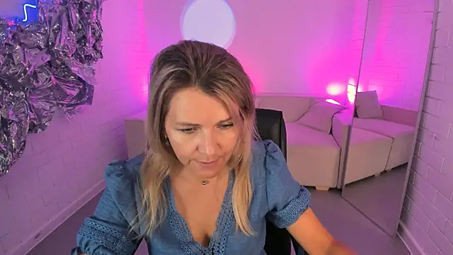 NicoleHitman online show from 07-27-26, 01:18