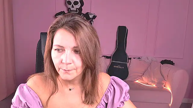 NicoleHitman online show from 10-30-25, 09:29