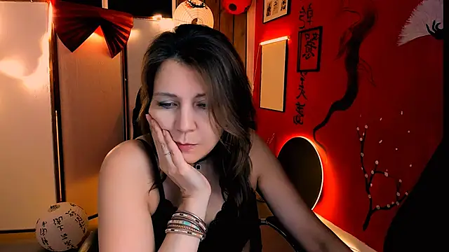 NicoleHitman online show from 12-14-25, 01:28