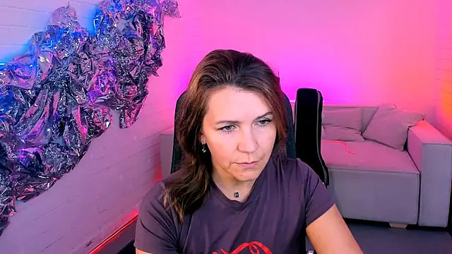 NicoleHitman online show from 09-15-25, 05:19