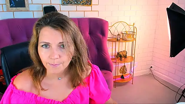 NicoleHitman online show from 10-06-25, 09:21