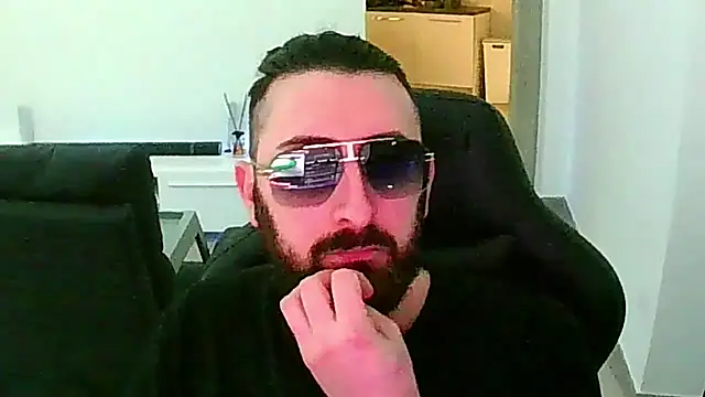 Snapshot of PrincipeAlessandro chatting on 10-09-25, 10:43 PrincipeAlessandro online show from 10-09-25, 10:43