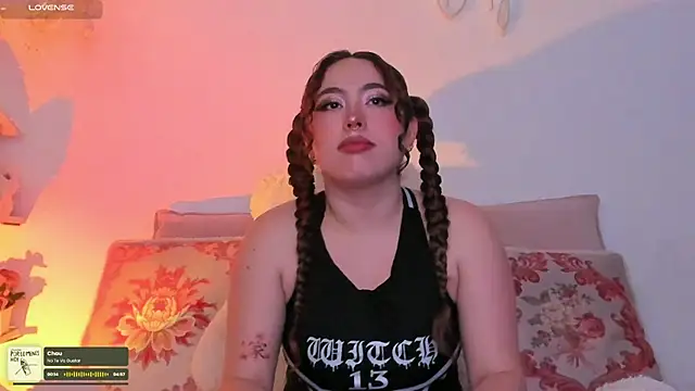 julieta cooper20 online show from 10-24-25, 03:49