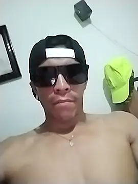 Snapshot of Flakito2490 chatting on 04-27-26, 05:27 Flakito2490 online show from 04-27-26, 05:27