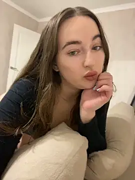 AlisaQSky online show from 11-21-25, 11:42