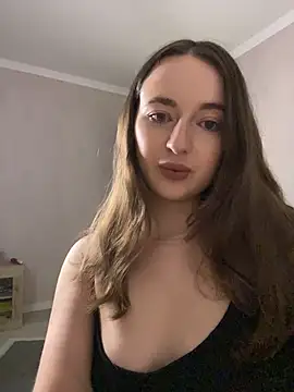 AlisaQSky online show from 12-16-25, 04:22