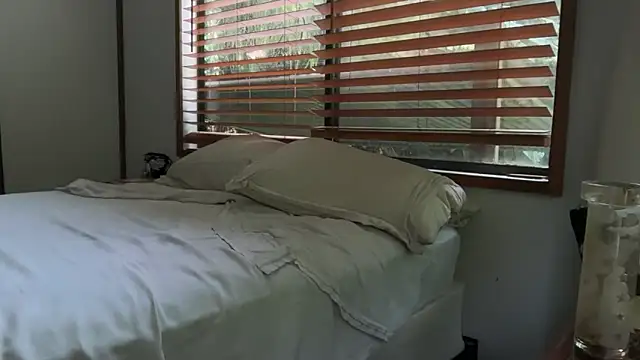 pleasuresponge online show from 12-21-25, 03:41