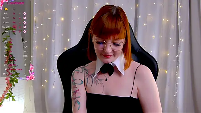 Snapshot of Ashley_Nicks chatting on 10-10-25, 02:23 Ashley Nicks online show from 10-10-25, 02:23