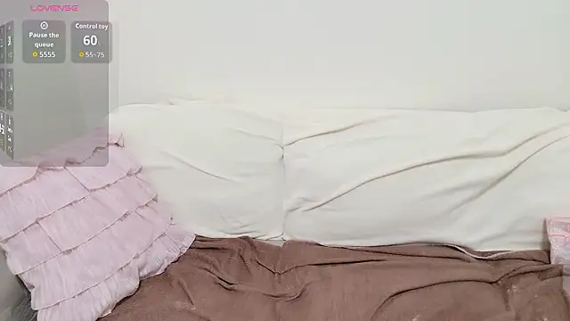 pppYukaqqq online show from 04-12-26, 11:46