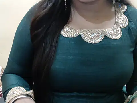 Snapshot of Surjeet_Kaur chatting on 06-17-26, 07:19 Surjeet Kaur online show from 06-17-26, 07:19