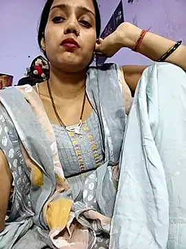 Snapshot of indiandesilive chatting on 09-14-25, 04:35 indiandesilive online show from 09-14-25, 04:35