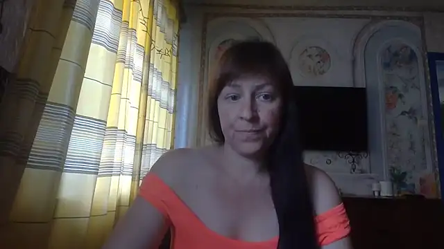 Snapshot of CarolinaReaperRed chatting on 06-03-26, 09:32 CarolinaReaperRed online show from 06-03-26, 09:32