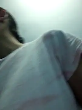 Snapshot of Anonim2026 chatting on 09-30-25, 11:22 Anonim2026 online show from 09-30-25, 11:22