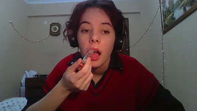 Snapshot of _Amber_Doll_ chatting on 03-17-25, 03:36 Amber Doll online show from 03-17-25, 03:36