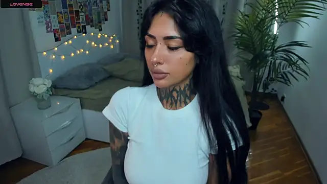 CharimgSabrina online show from 11-22-25, 06:12