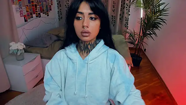 CharimgSabrina online show from 02-12-26, 06:13