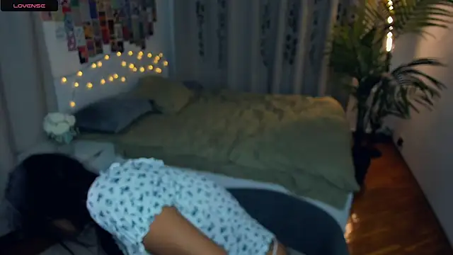 CharimgSabrina online show from 11-21-25, 06:23