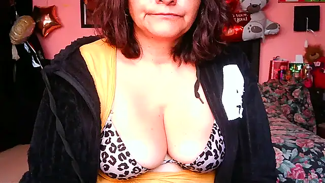 Snapshot of BiancaSteel chatting on 07-22-26, 03:47 BiancaSteel online show from 07-22-26, 03:47