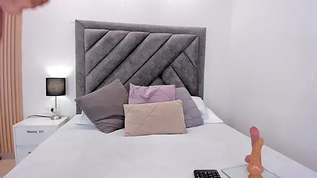 sweetandyy  online show from 04-15-26, 02:10