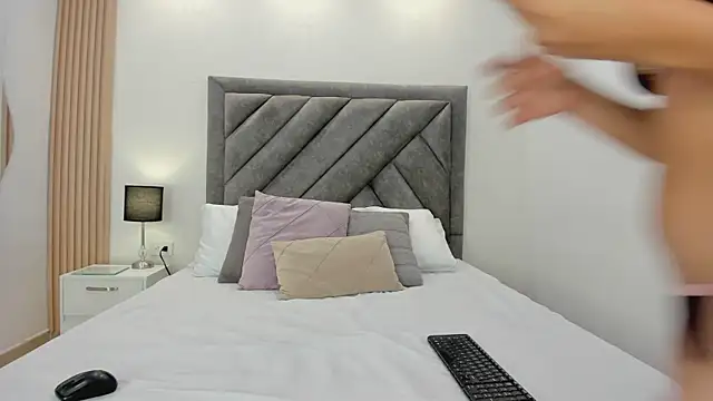 sweetandyy  online show from 03-25-26, 01:32