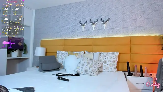 LeilaHiuston online show from 02-22-26, 12:02