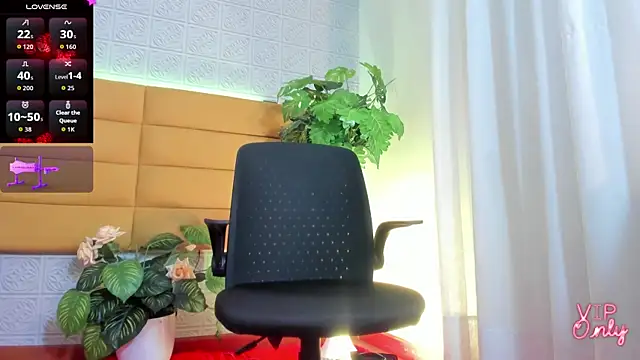 LeilaHiuston online show from 02-17-26, 08:17