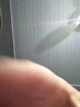 Sandra42 online show from 12-18-25, 01:37