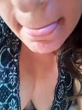 Snapshot of Sandra42 chatting on 06-03-26, 01:34 Sandra42 online show from 06-03-26, 01:34