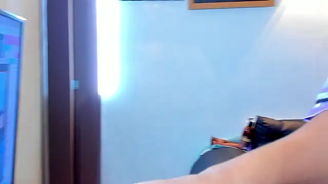 Snapshot of Sasha_rd chatting on 02-03-26, 01:05 Sasha rd online show from 02-03-26, 01:05