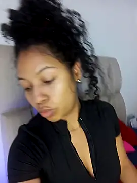 Snapshot of Sasha_rd chatting on 10-21-25, 07:24 Sasha rd online show from 10-21-25, 07:24