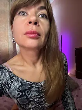 Mary Kiitty online show from 10-20-25, 08:37