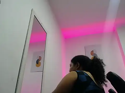 Ayliinn  online show from 06-07-26, 01:33